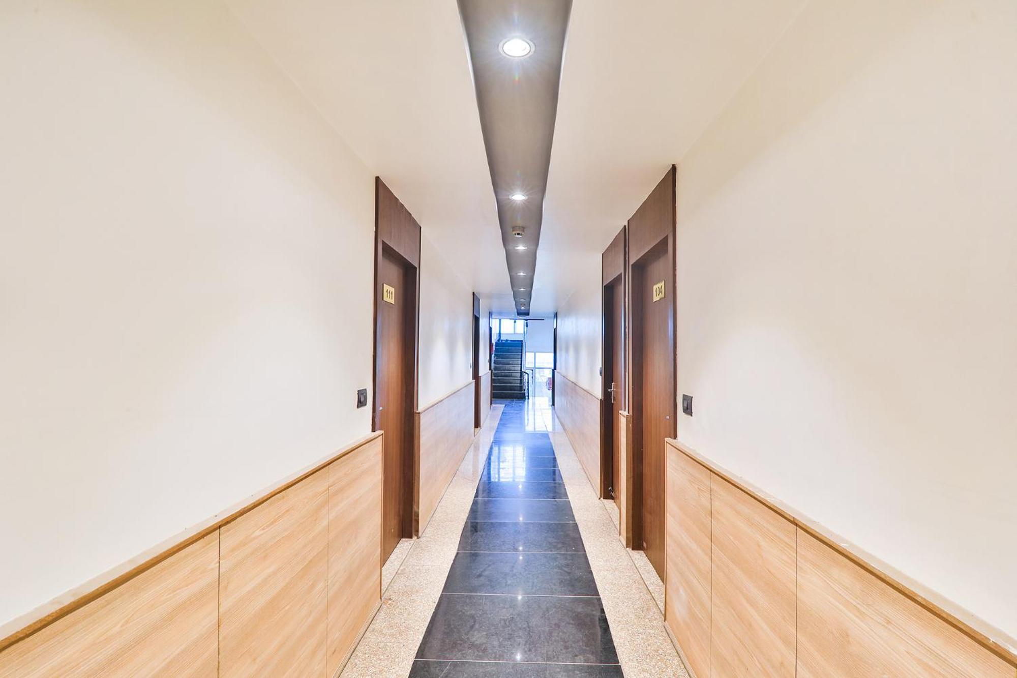 Fabhotel Shaurya Inn Lakhnaú Exteriér fotografie
